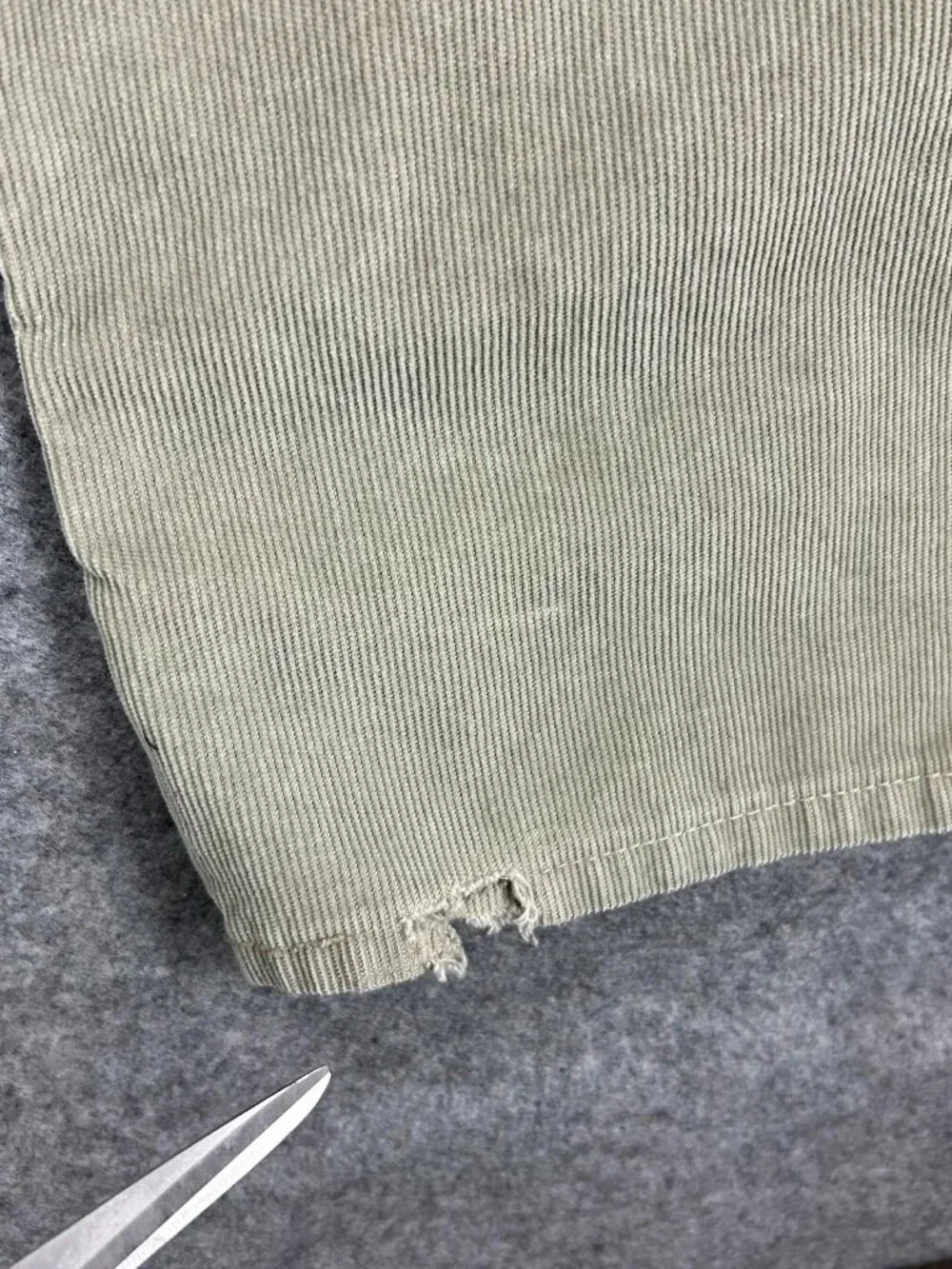 Vintage Levi's 505 Corduroy Pants Mens 38x34 Green Straight Leg Mid Rise Pockets